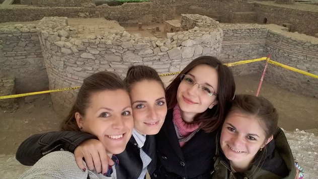 Jelena Dudaš sa koleginicama u poseti Viminacijumu - © Foto: Jelena Dudaš
