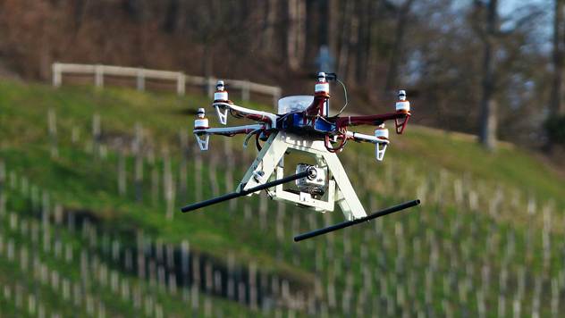 dronovi primena u poljoprivredi