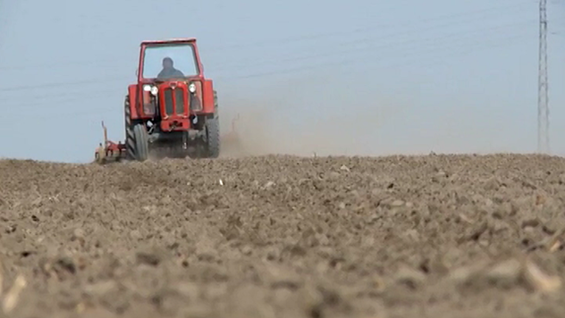 Redukovanom obradom zemljišta povećava se sadržaj humusa - © Agromedia
