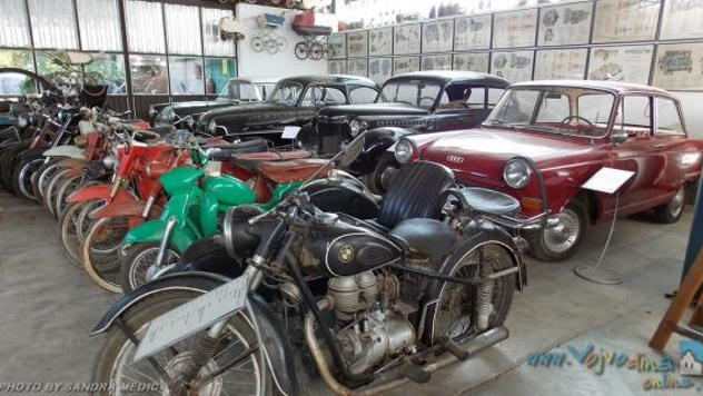 Stari automobili i motori © Foto: FB stranica Muzeja Žeravica