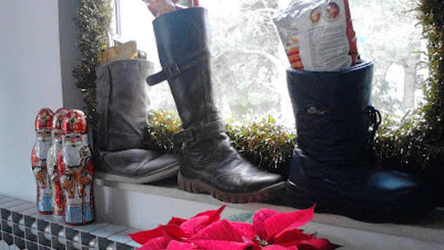 Božićni pokloni u cipelama - foto: Ana-Marija Barić