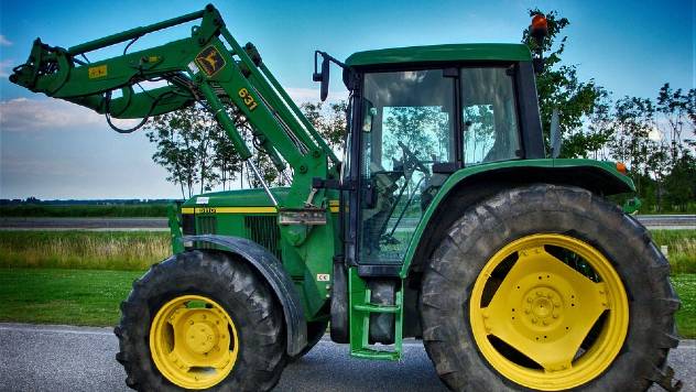 Traktor utovarivač - © Pixabay