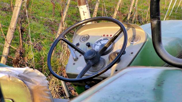 Počinje kontrola nafte u traktorima - © Pixabay