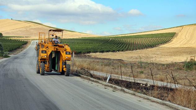 Traktoristi bi trebalo da vode više računa o pravilima ponašanja u saobraćaju - © Pixabay