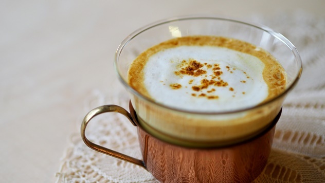 Zlatno mleko sa kurkumom - © Pixabay